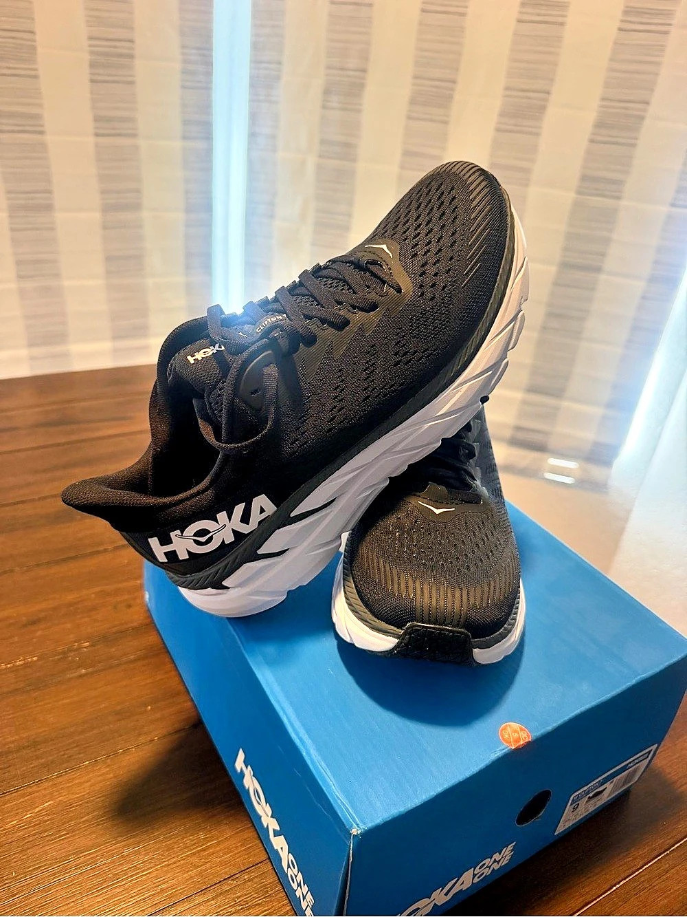 NEW! HOKA Clifton 7 Women's Black & White US 9 Brand New In Box